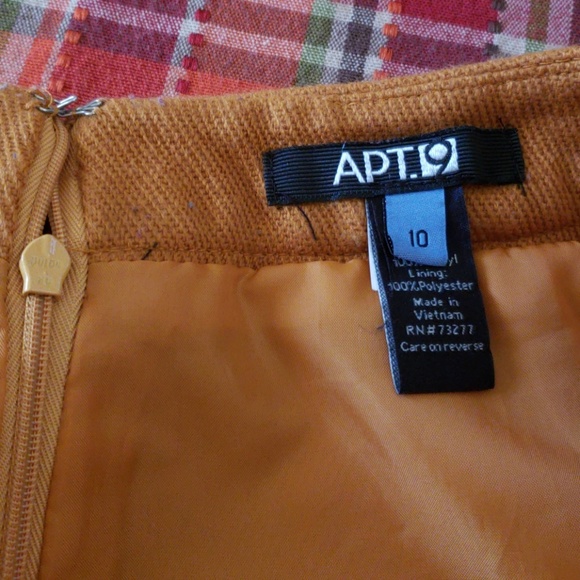 APT 9 size 10 skirt, fully lined. - Picture 2 of 7